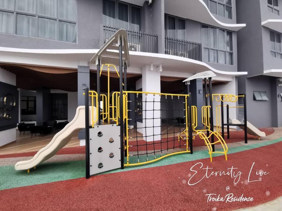 Eternity Live2@ Troika Kota Bharu-1b4pax Apartment